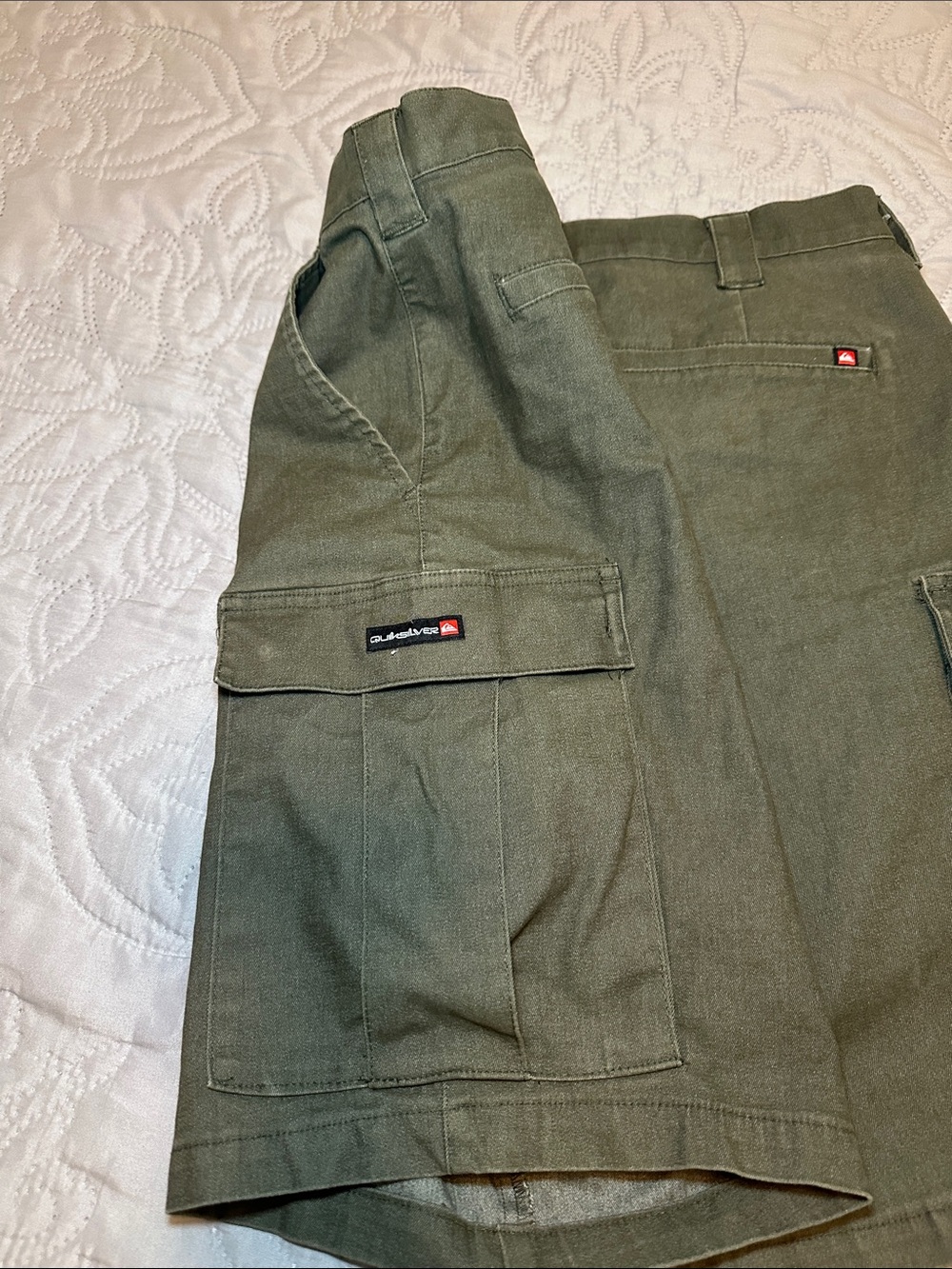 Quiksilver Men's Olive Green Cargo Shorts with Flap Pockets - Picture 4 of 4